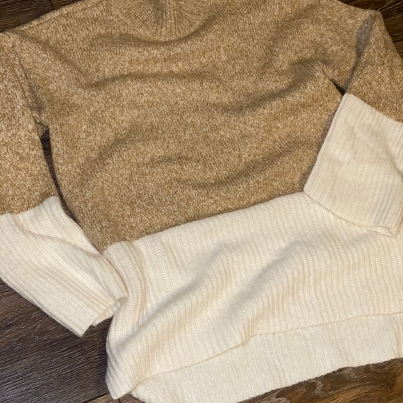 •NEW!• Michael Kors two tone sweater - Picture 8 of 11